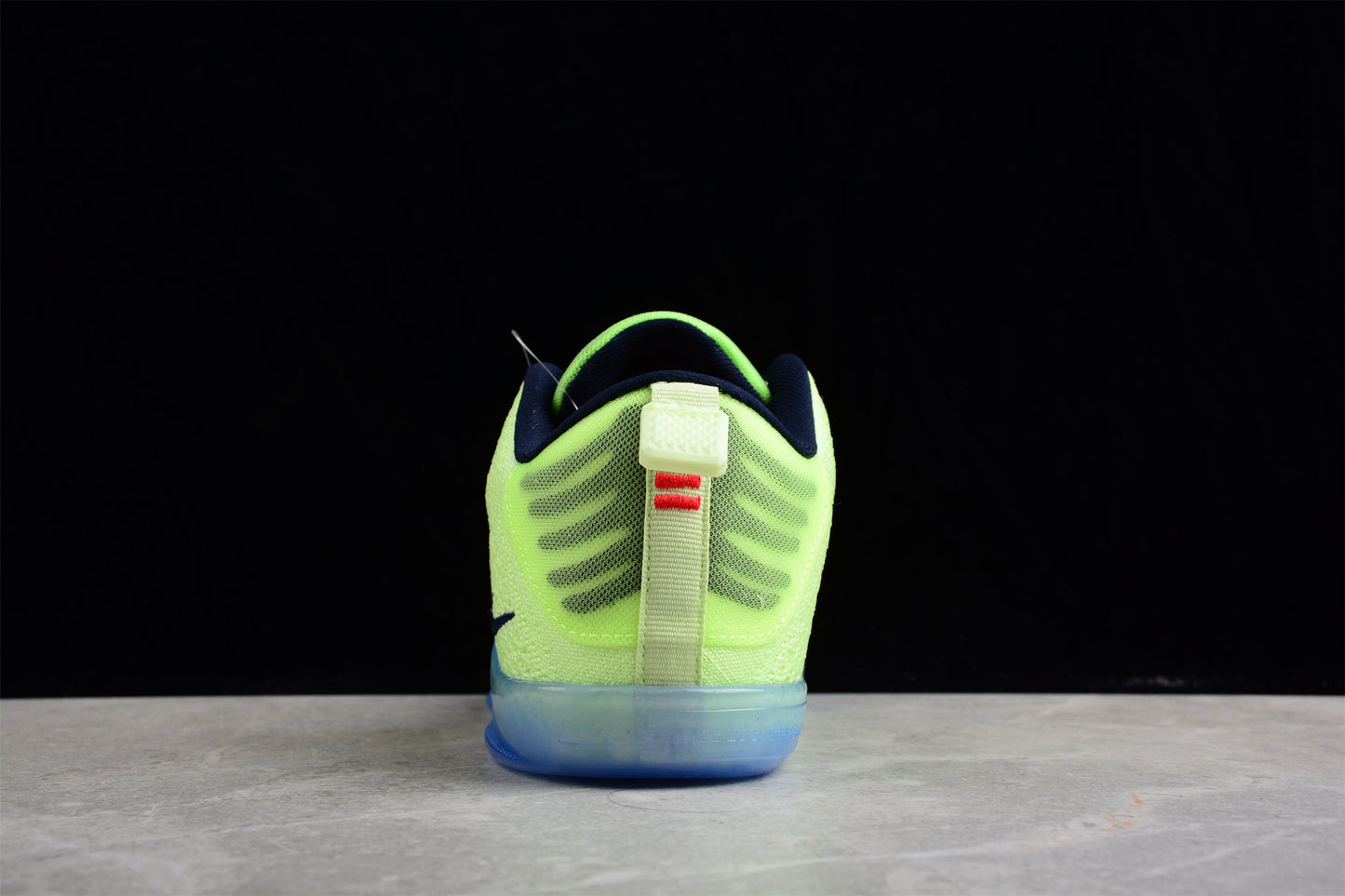 Nike Kobe 11 Low 4KB“Liquid Lime”