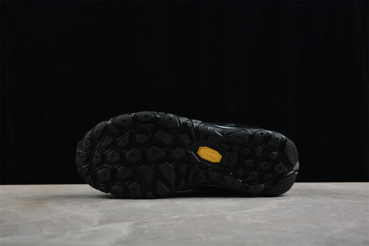 The North Face Cedar Mesa Low – Black
