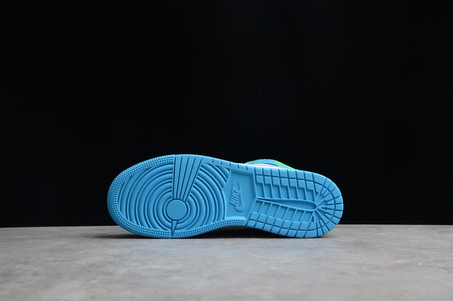 Air Jordan 1 Mid SE GS 'Sprite Blue'