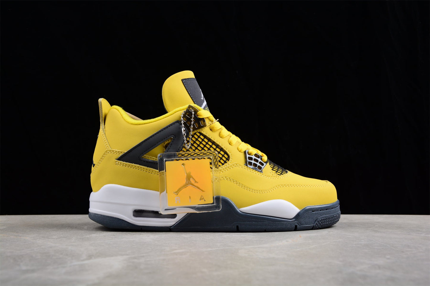Air Jordan 4 Retro "Lightning"
