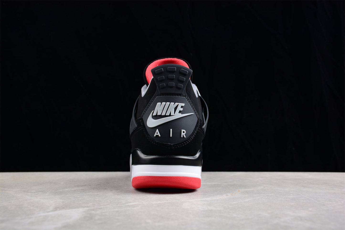 Air Jordan 4 "Bred"