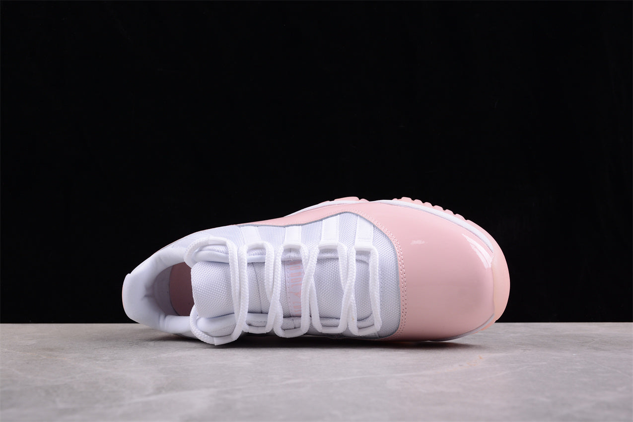 Air Jordan 11 Low "Pure Violet"