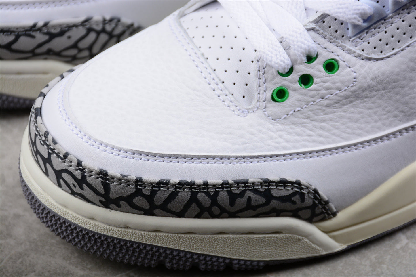 Air Jordan 3 Retro "Lucky Green"