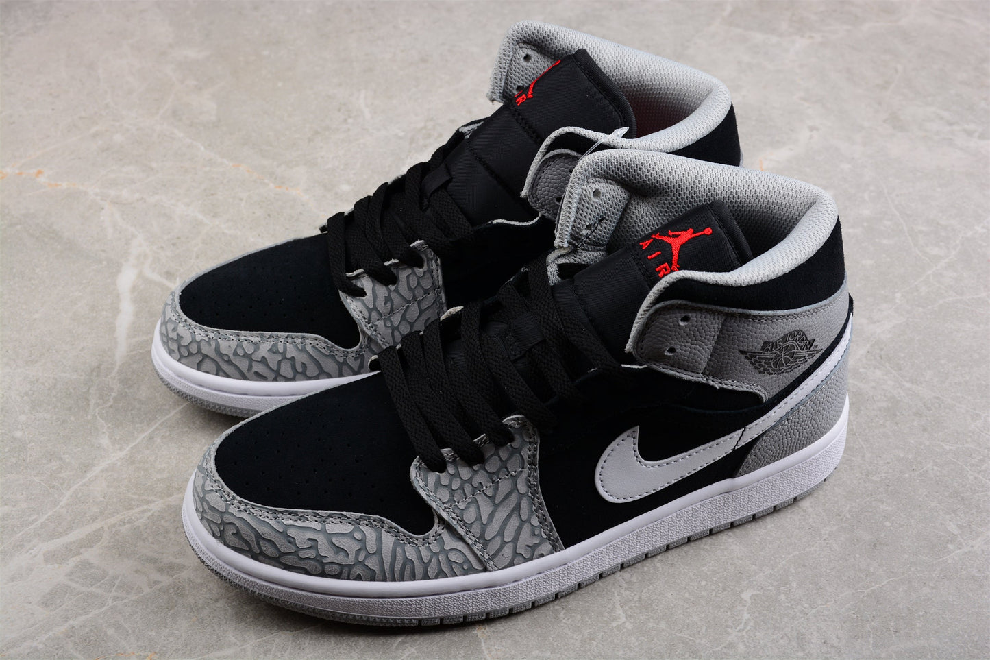 Air Jordan 1 Mid SE "Elephant Toe"