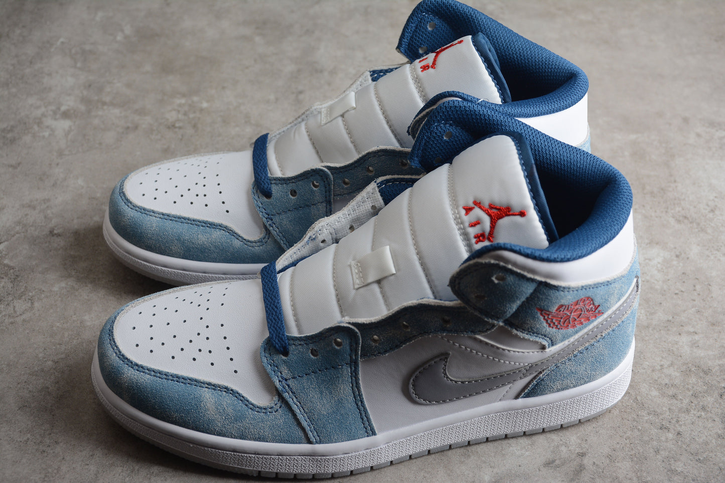 Air Jordan 1 Mid "French Blue"
