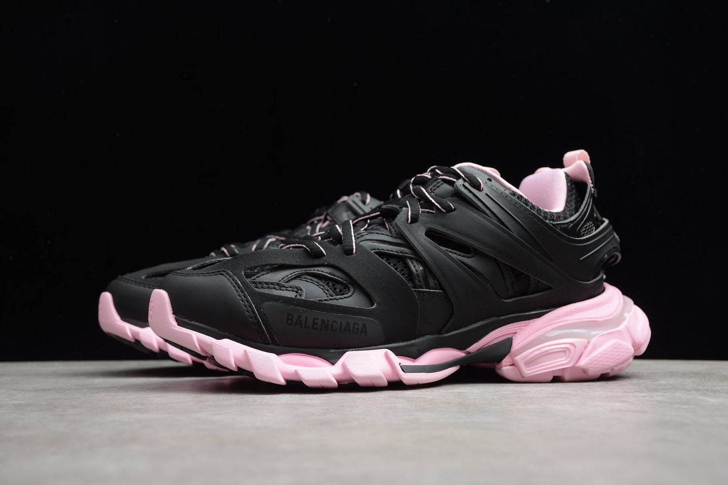 Women's Black & Pink Track Lifestyle Sneakers