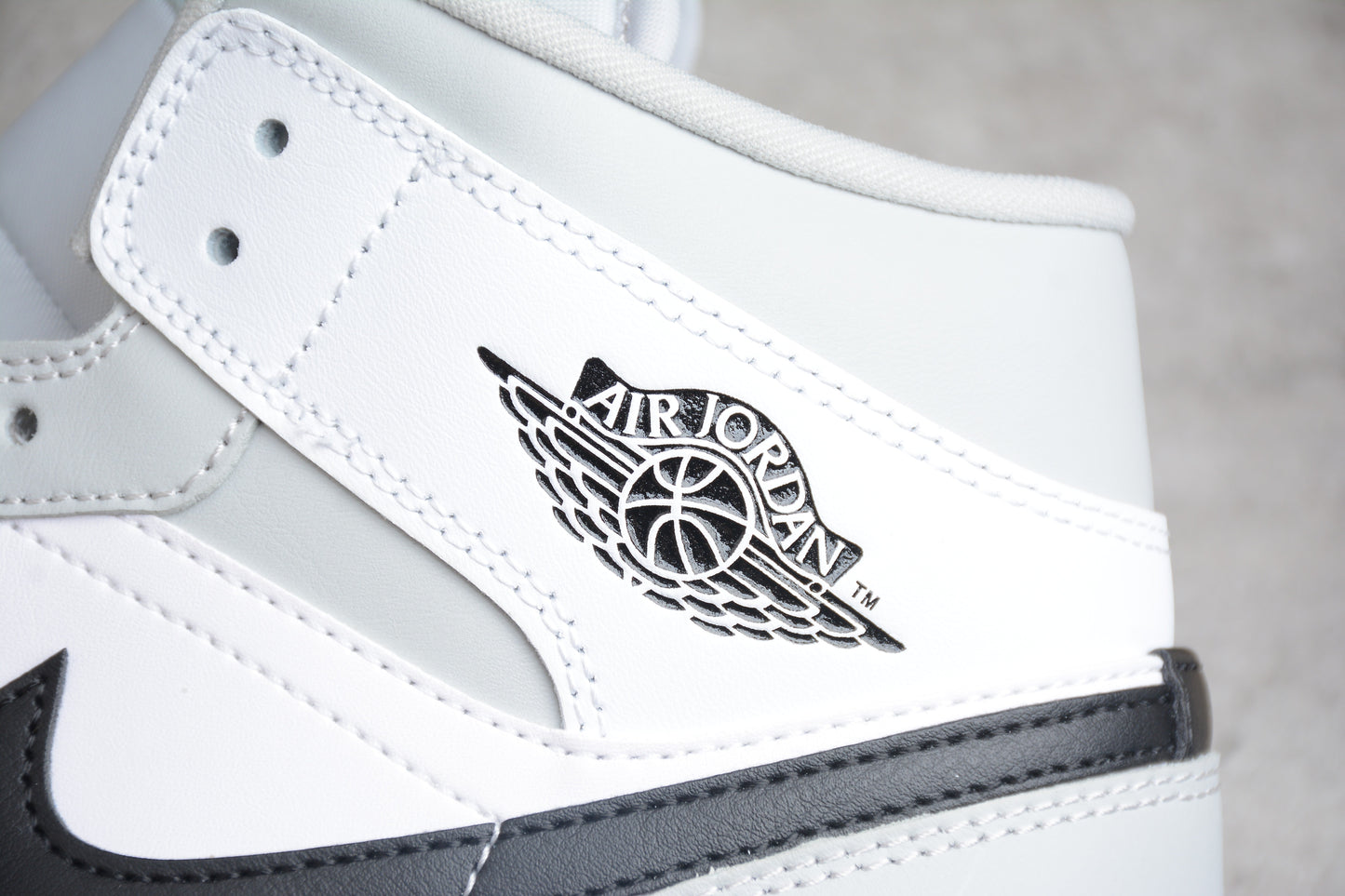 Nike Air Jordan 1 Mid "Grey Fog Black White"