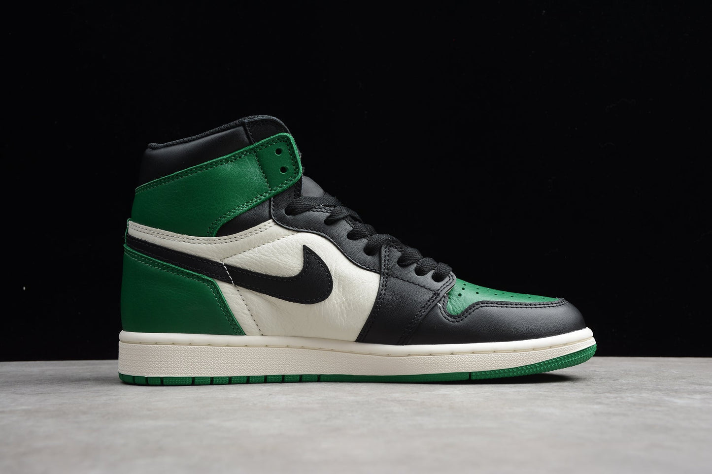 Air Jordan 1 Retro High OG 'Pine Green'