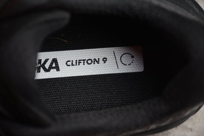 Hoka One One Clifton 9 Triple Black