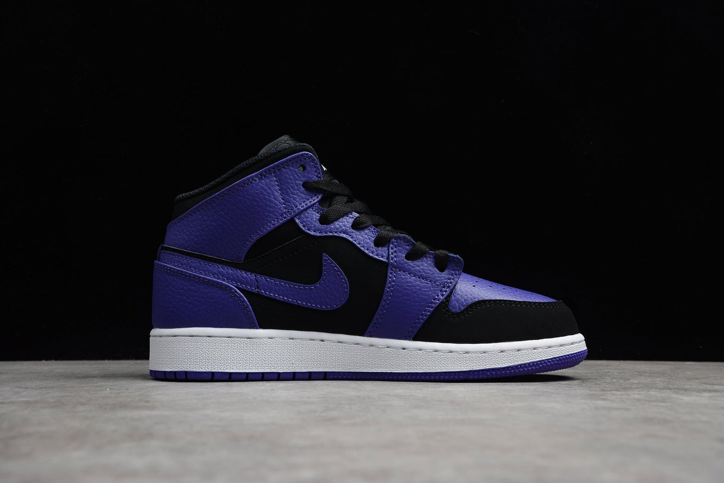 Air Jordan 1 Mid "Dark Concord"
