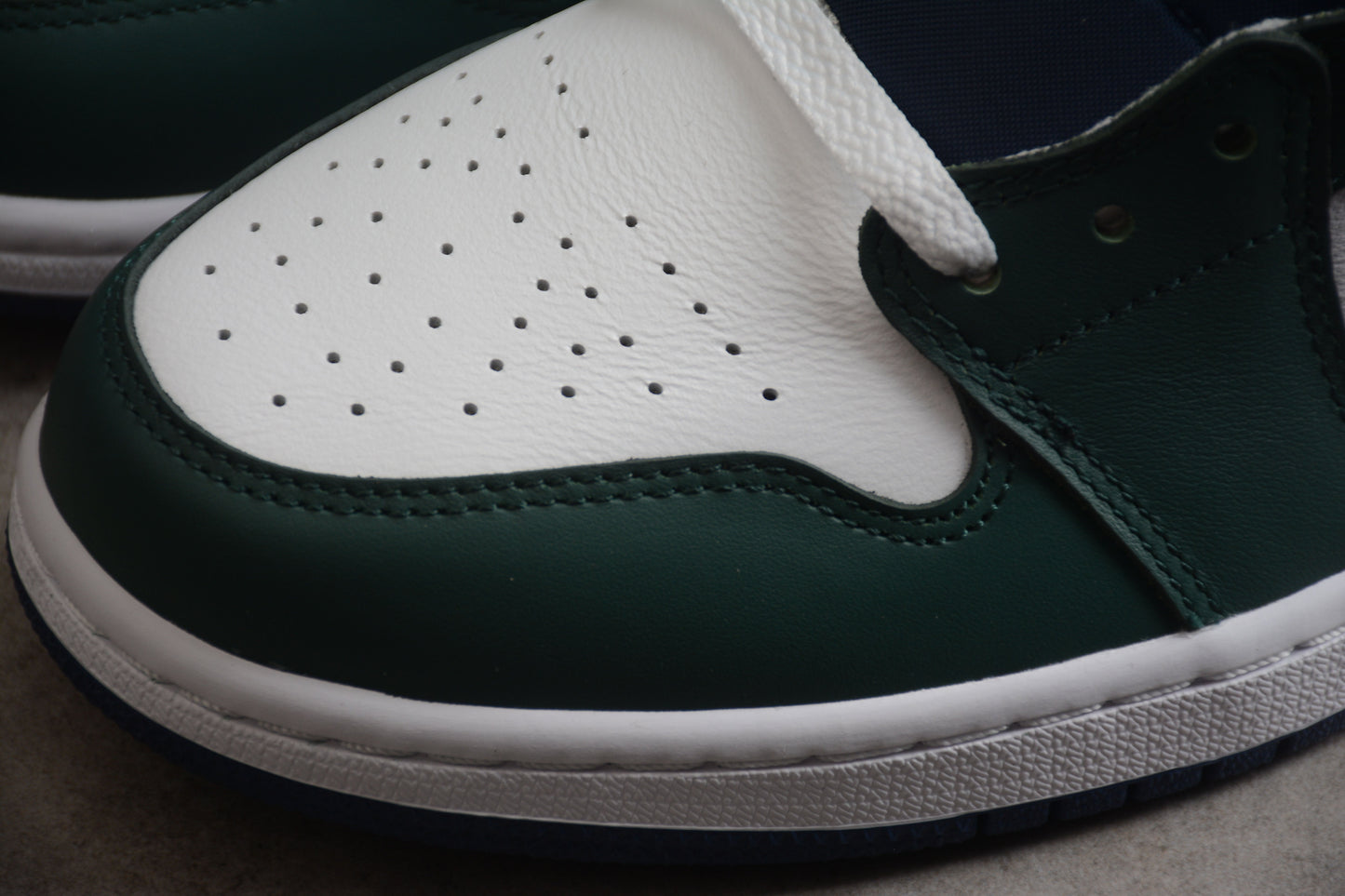 Nike Air Jordan 1 Mid SE "Seahawks"