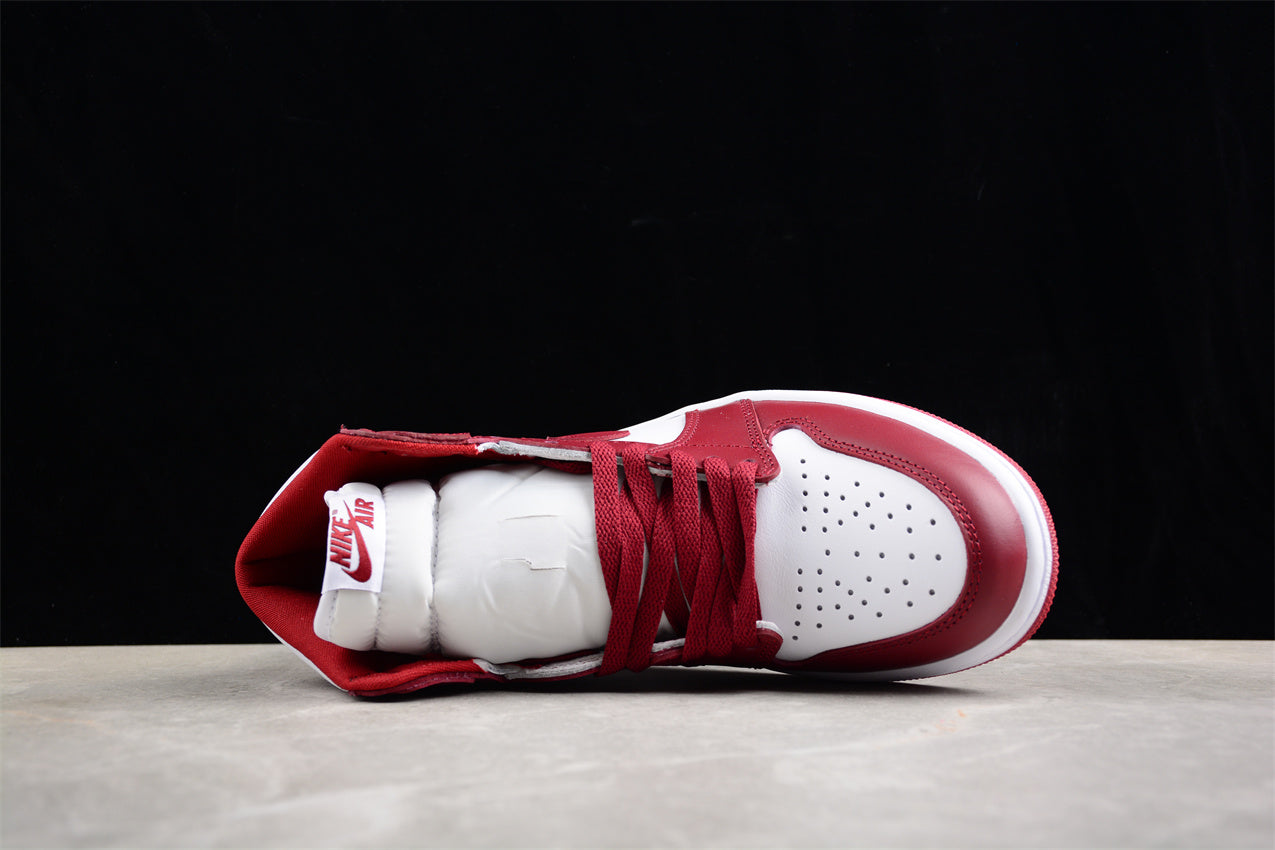 Air Jordan 1 Retro High "Dune Red"