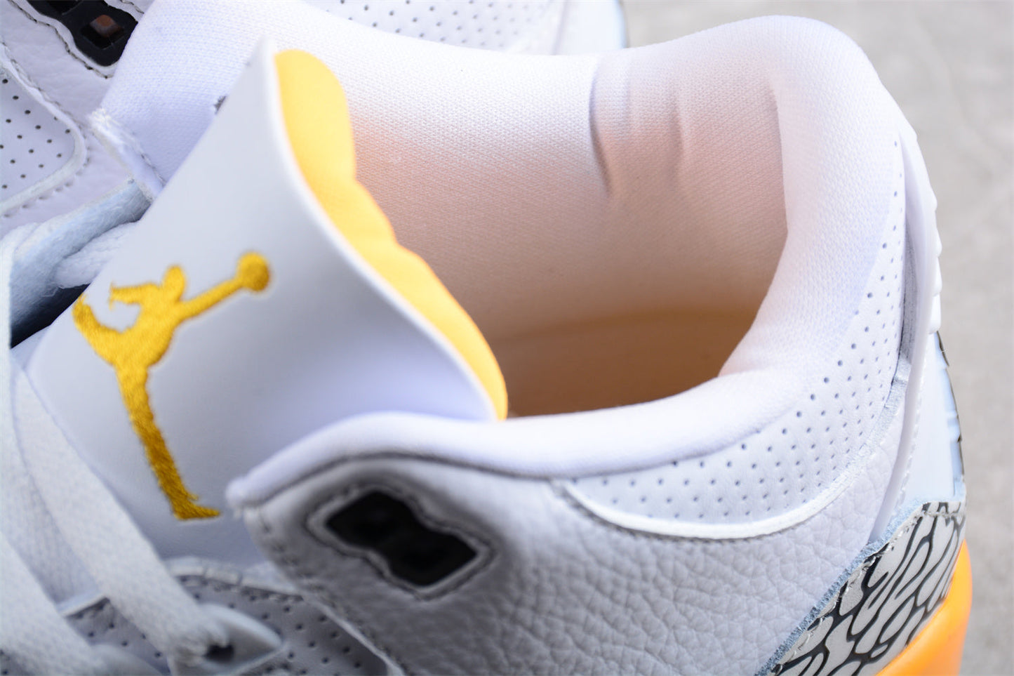 Air Jordan 3 Retro “Laser Orange”