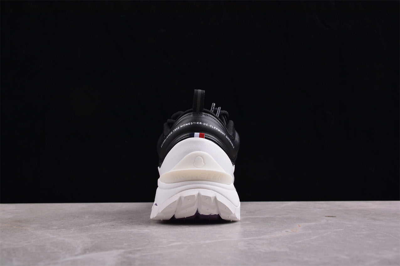 Moncler Trailgrip Lite Low in Black/White