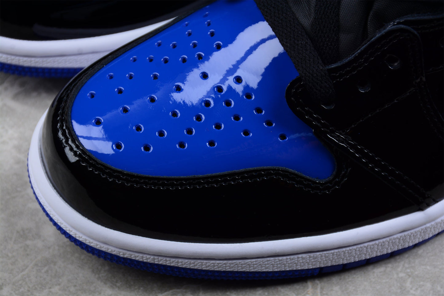 Nike Air Jordan 1 High – Patent Royal