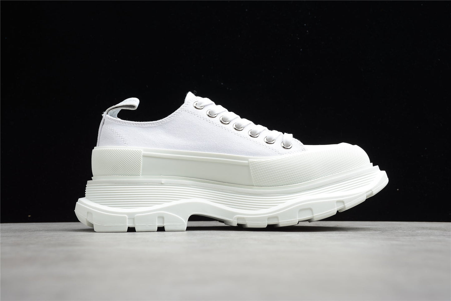 Alexander McQueen Tread Slick Low Lace-Up in White