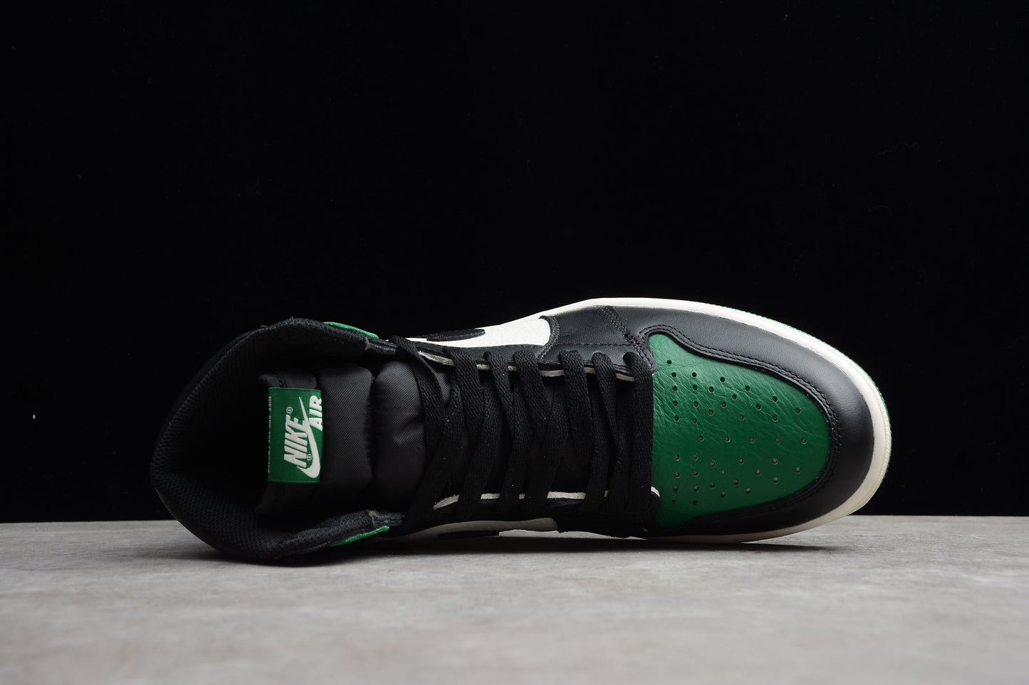 Air Jordan 1 Retro High OG 'Pine Green'