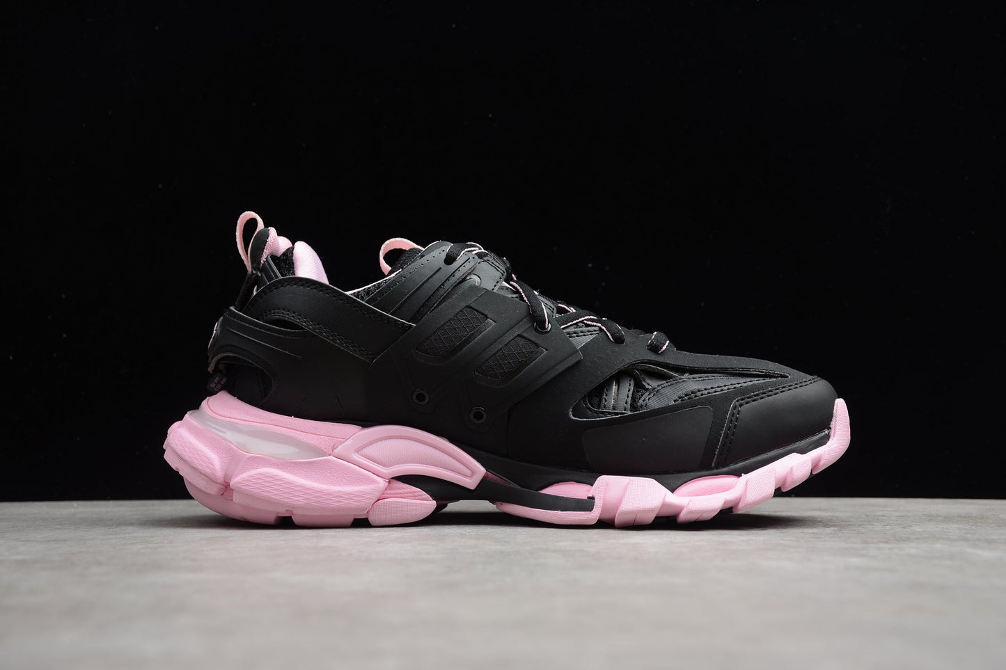 Women's Black & Pink Track Lifestyle Sneakers