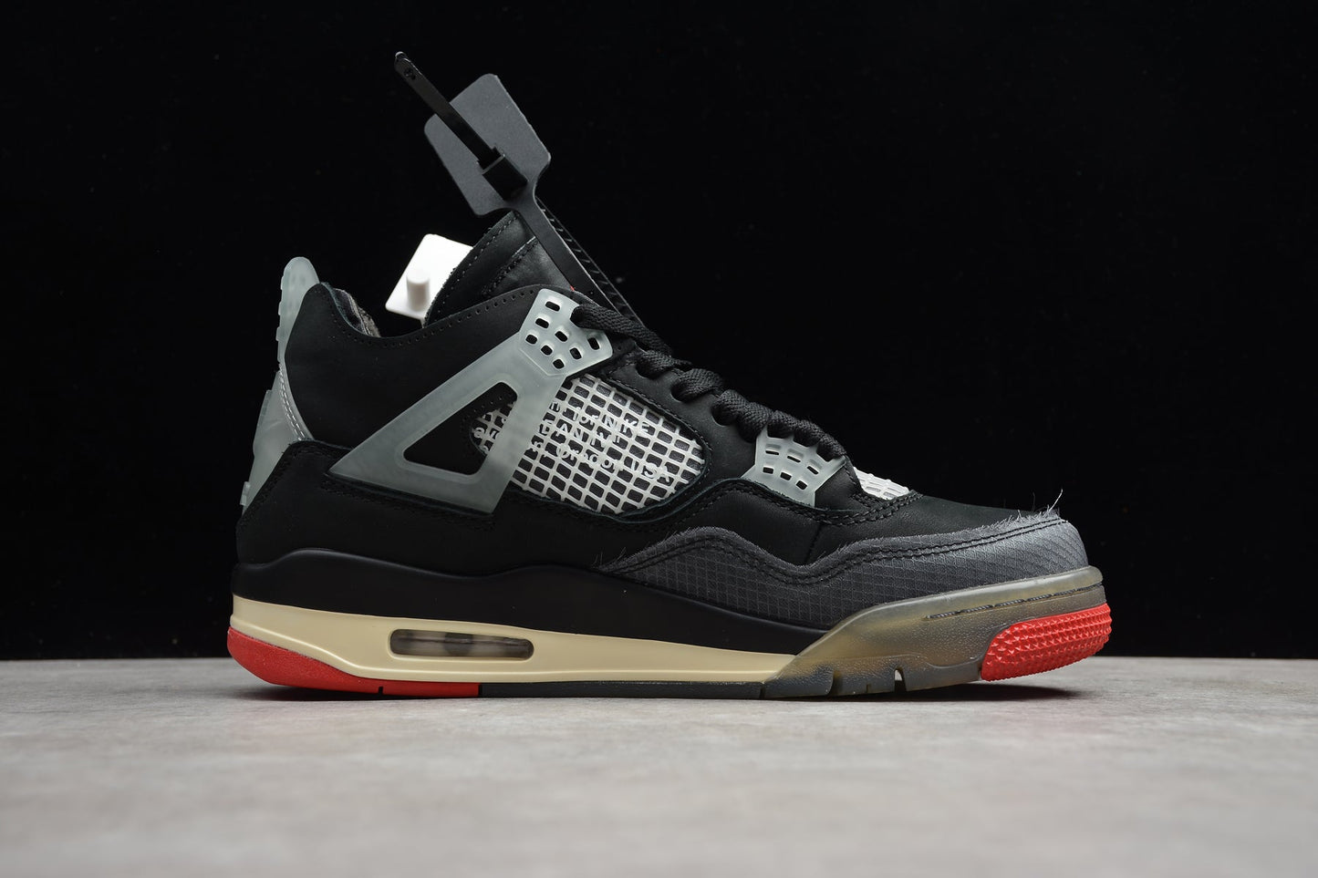 Off-White x Air Jordan 4 “Bred”