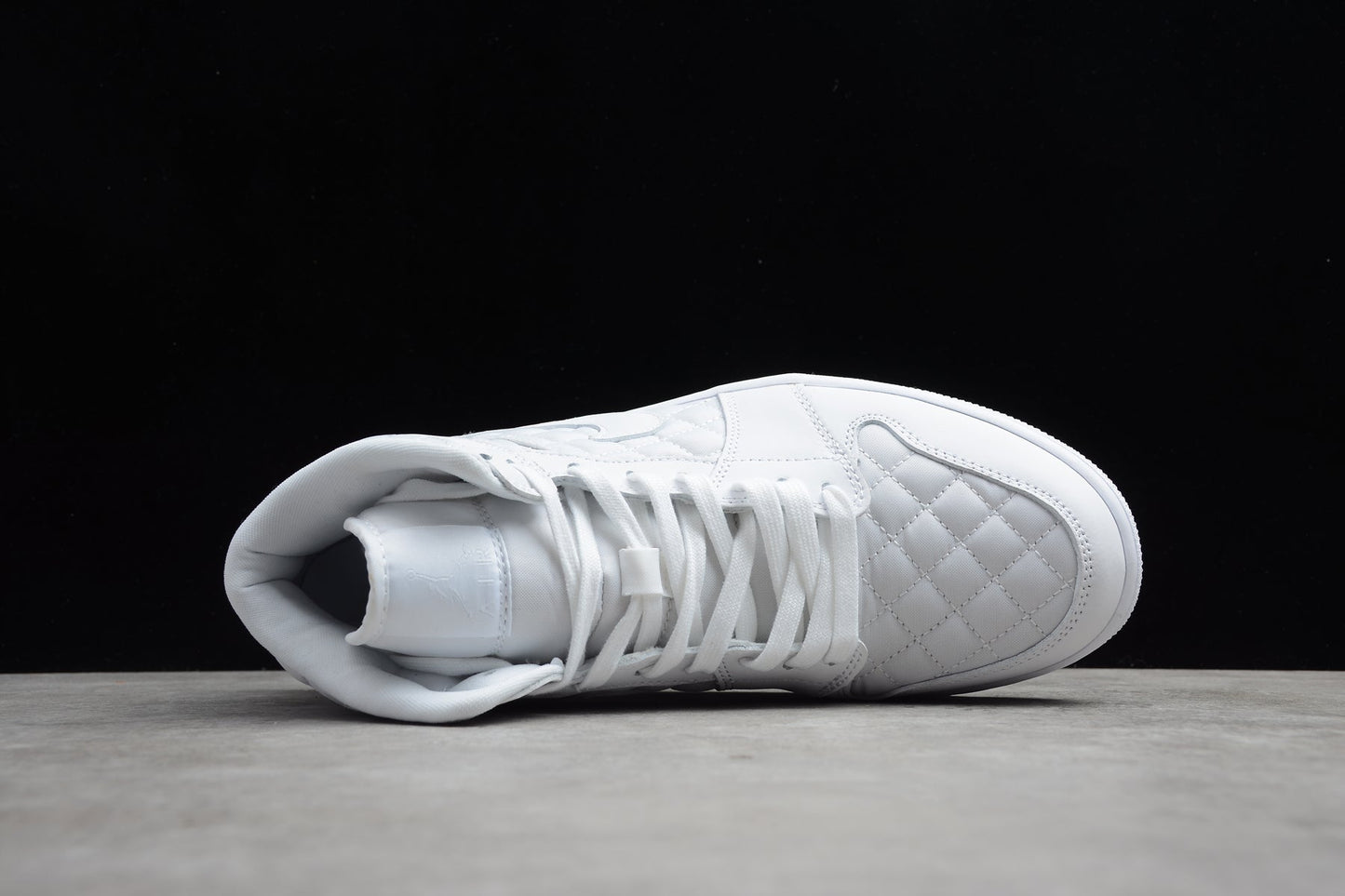 Air Jordan 1 Mid "White Quilted"