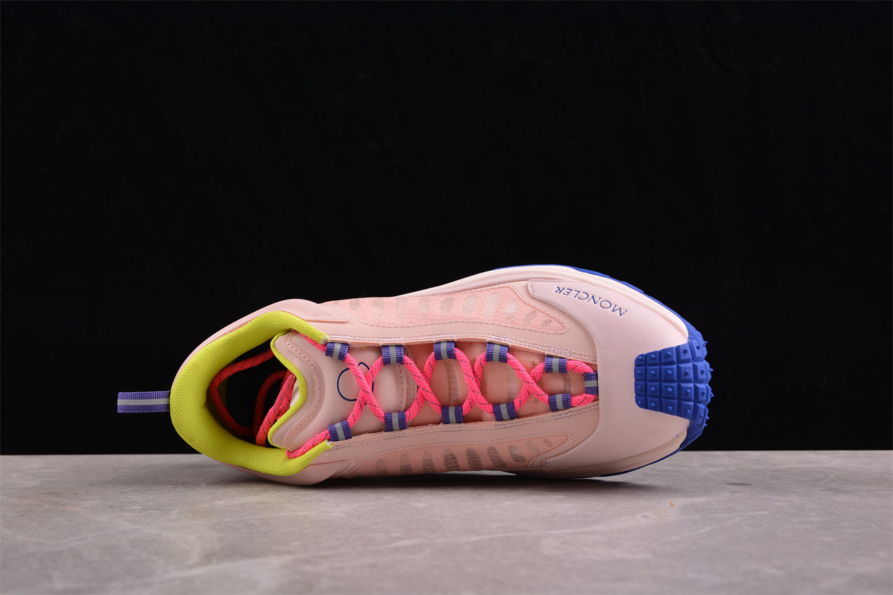 Moncler Trailgrip Lite 2 Low in Pink