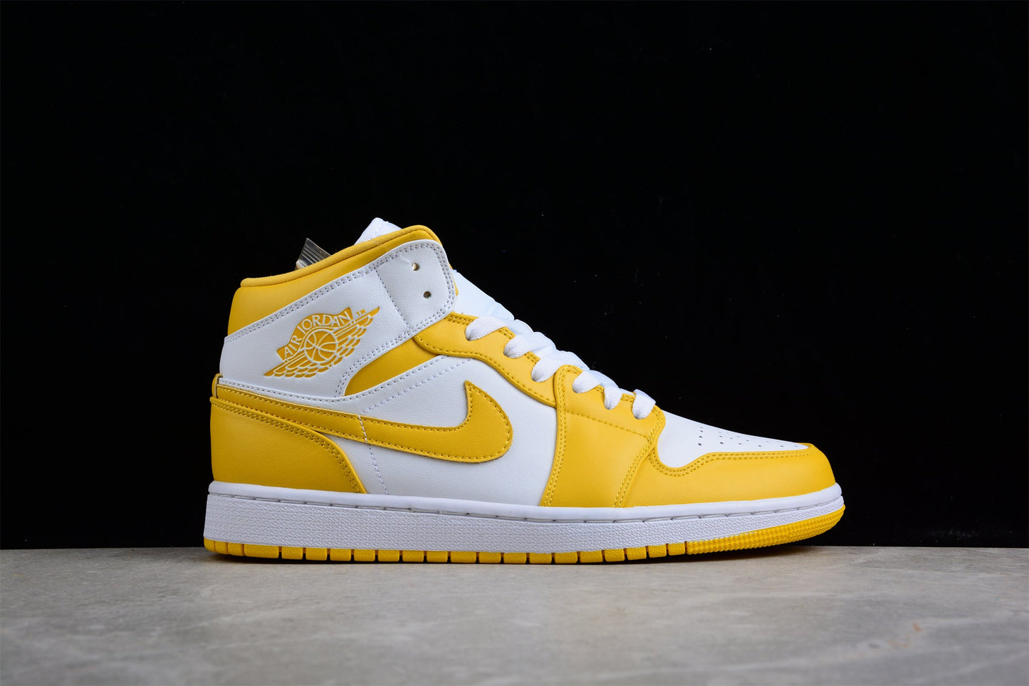 Nike  Air Jordan 1 Mid 'University Gold White'