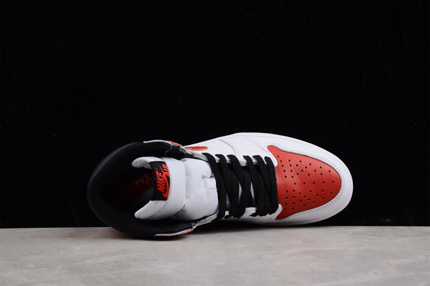 Nike Air Jordan 1 High OG “Heritage”
