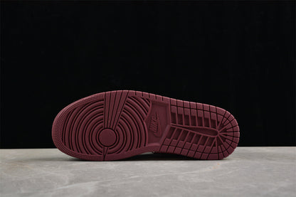 Air Jordan 1 Mid SE Bordeaux Sneakers