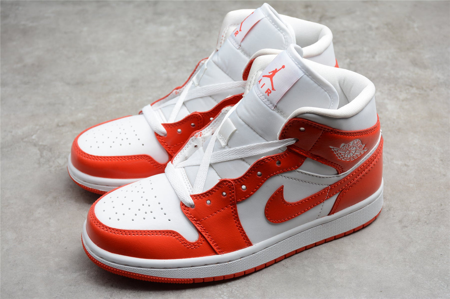 Air Jordan 1 Mid "Syracuse"