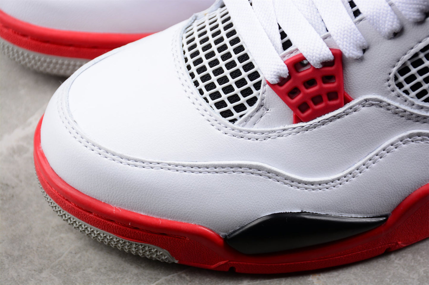 Air Jordan 4 Retro "Fire Red" 2020