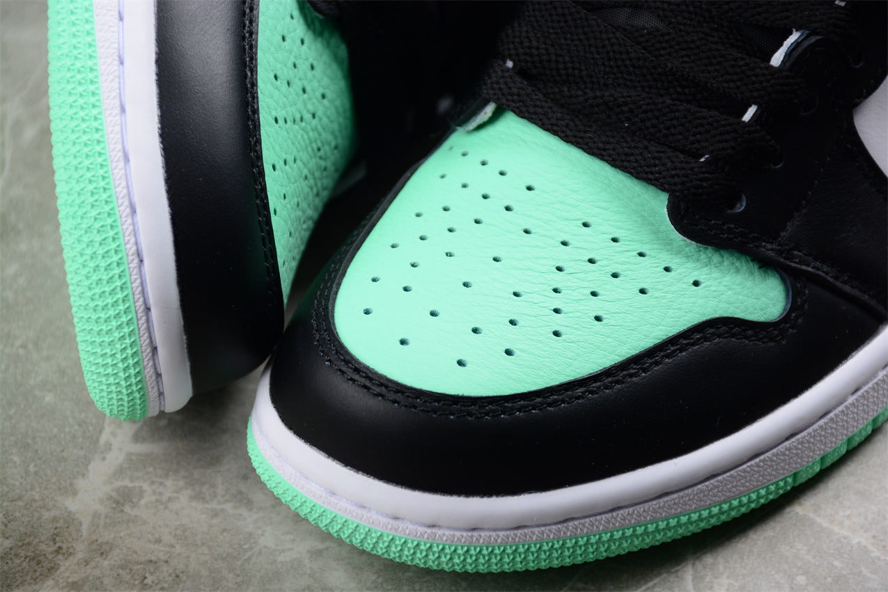 Air Jordan 1 Retro High "Green Glow"