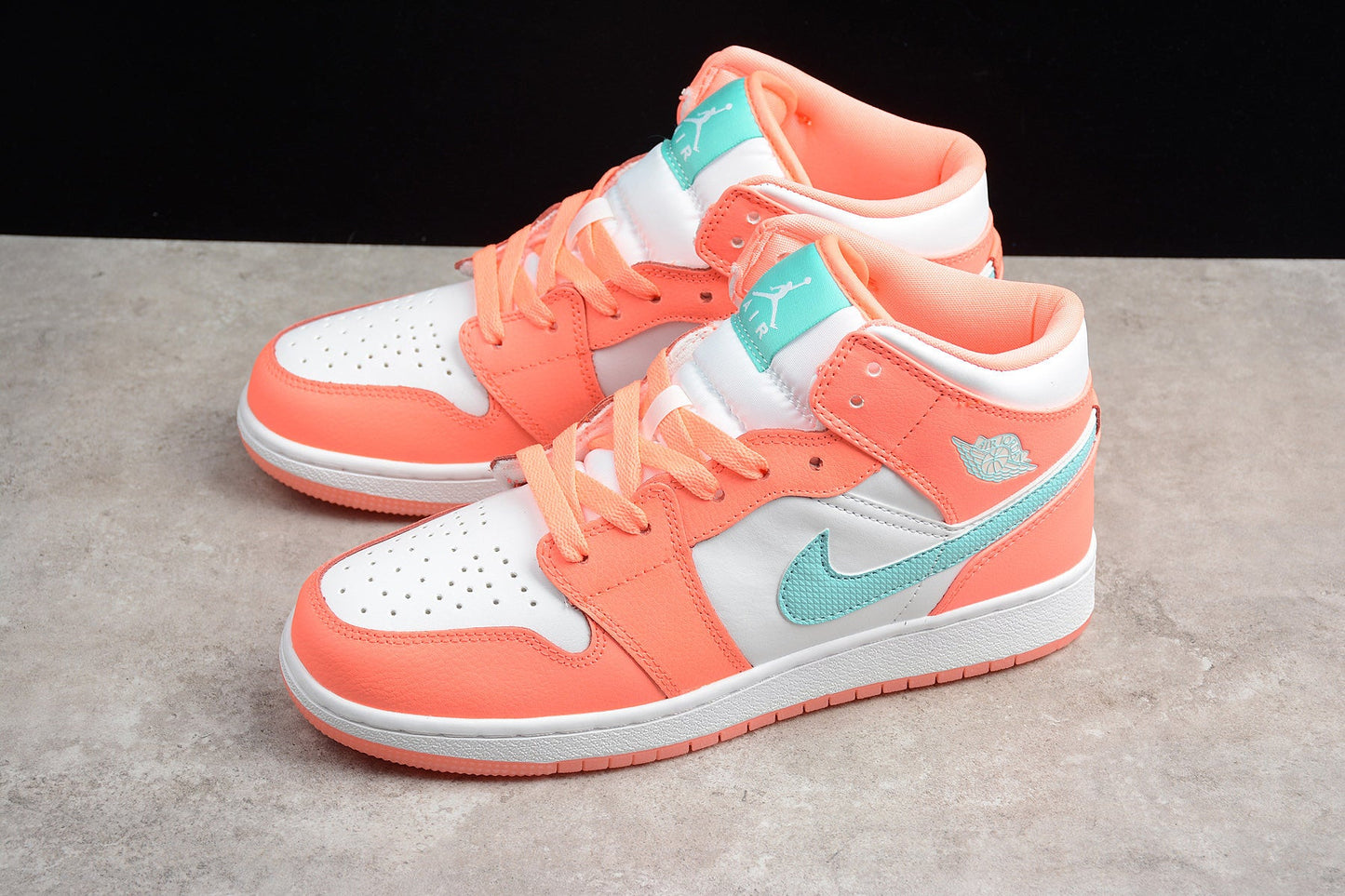 Air Jordan 1 Mid "Crimson Pulse"