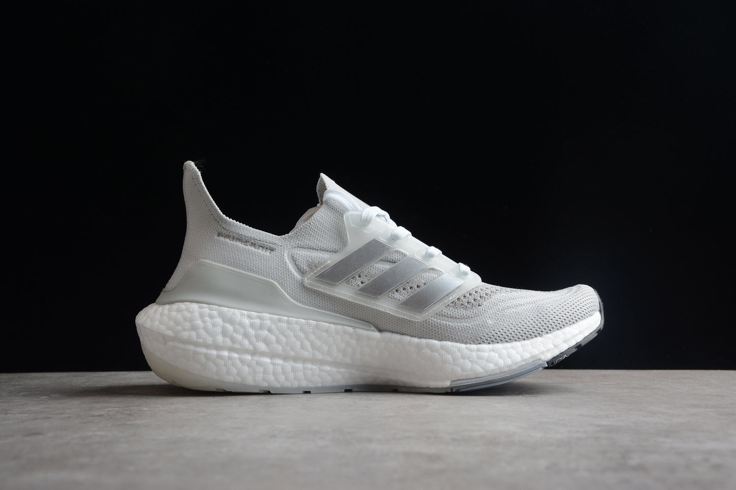 adidas Ultra Boost 21 Triple White Cloud.