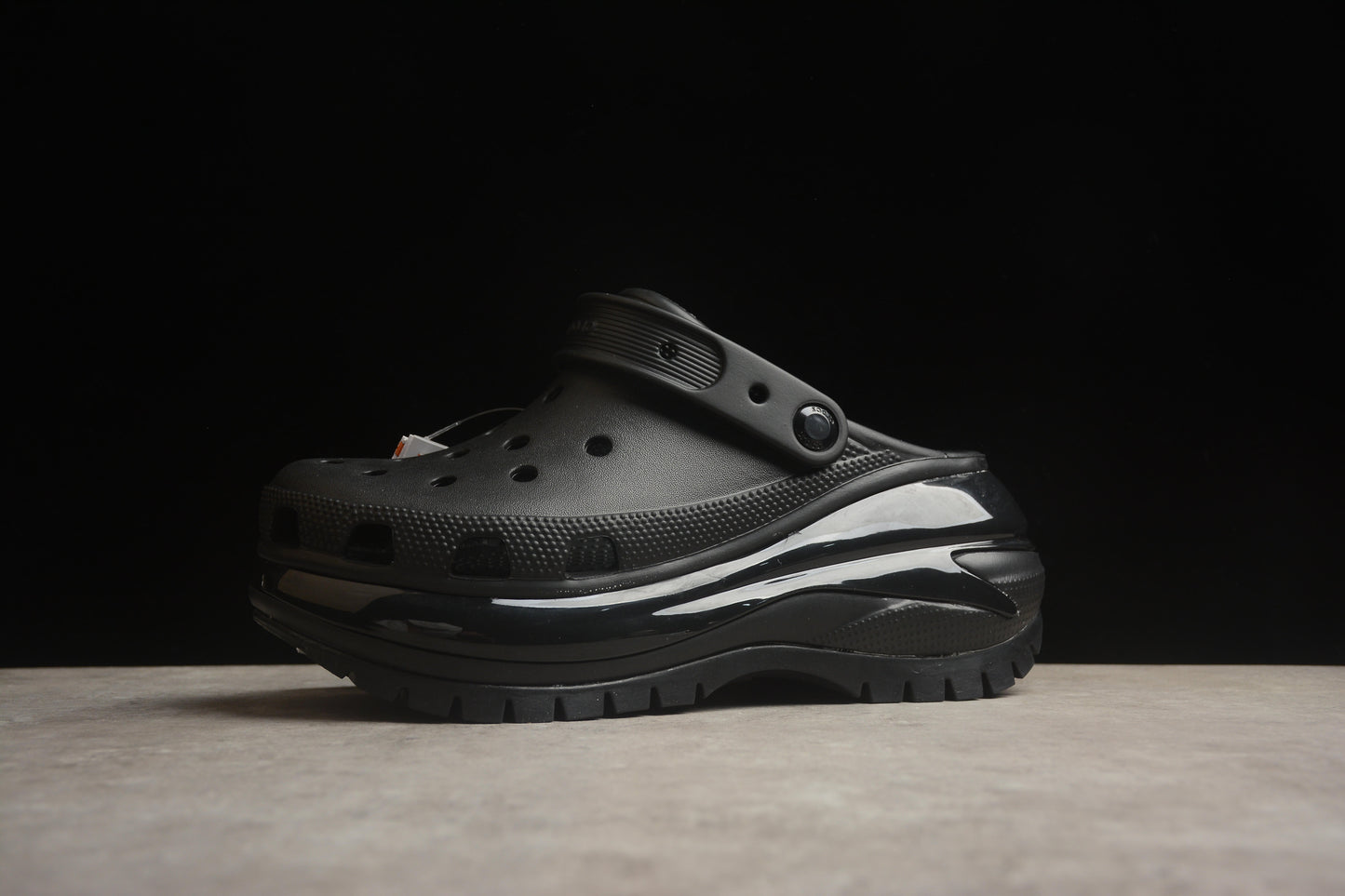 Crocs Mega Crush Clogs – Black