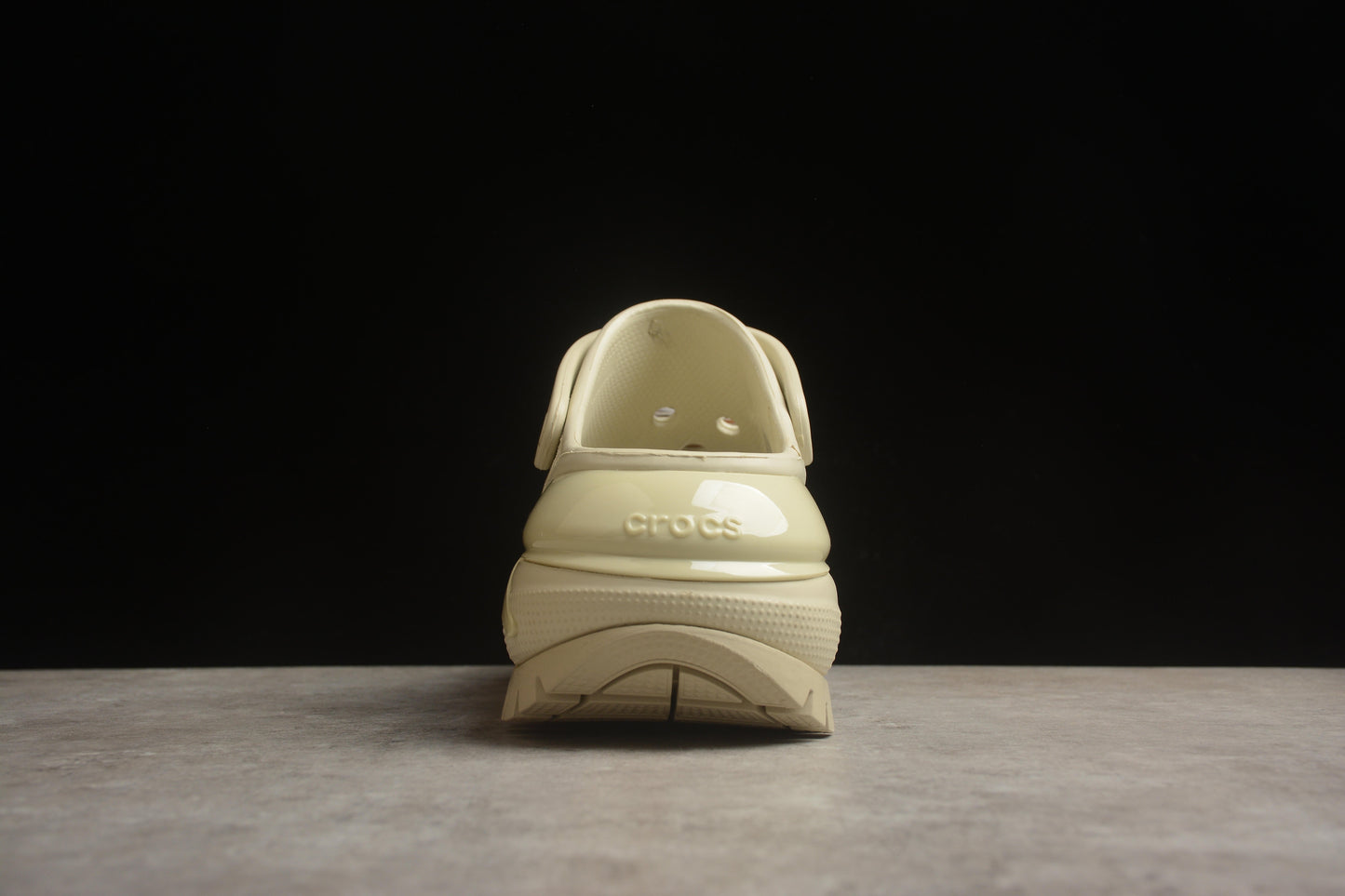 Crocs Mega Crush Clogs – Beige