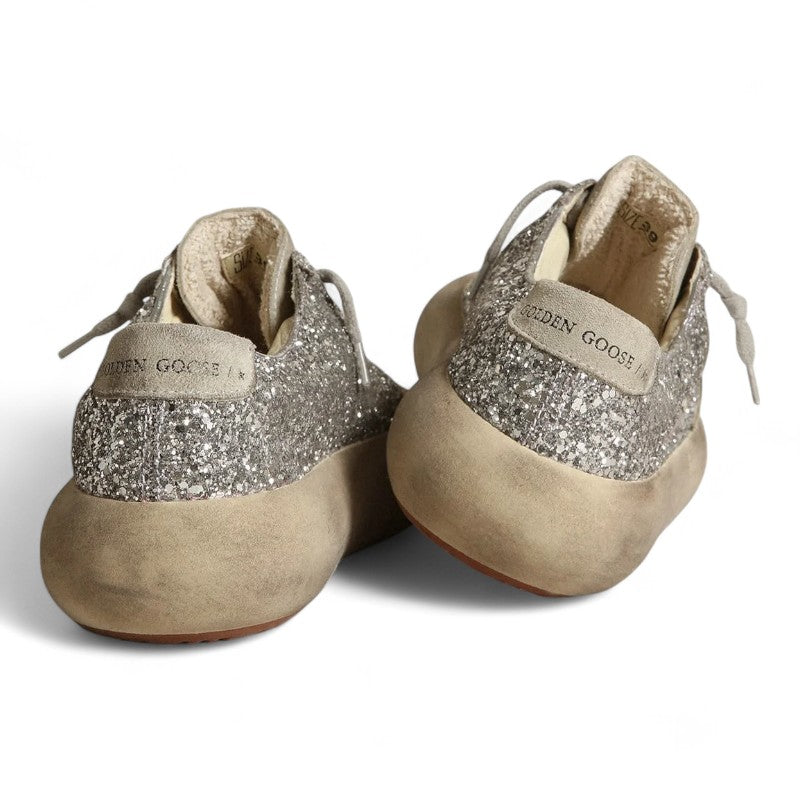 Space-Star shoes in silver glitter with ice-gray suede star and heel tab