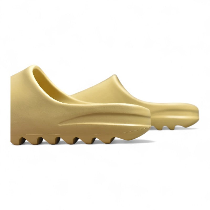 Yeezy Slide ‘Desert Sand’ – FW6344