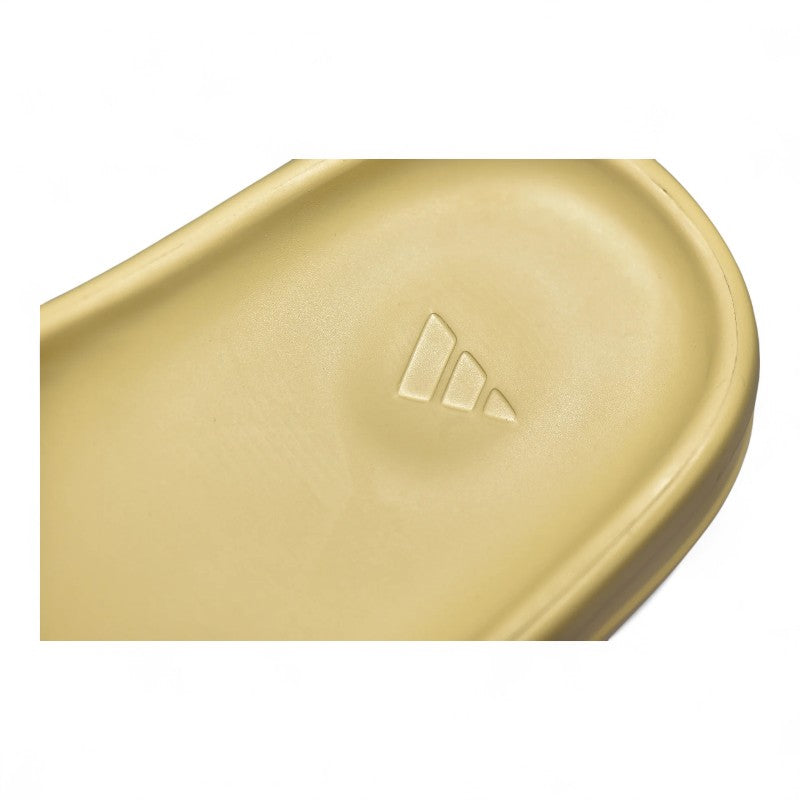 Yeezy Slide ‘Desert Sand’ – FW6344