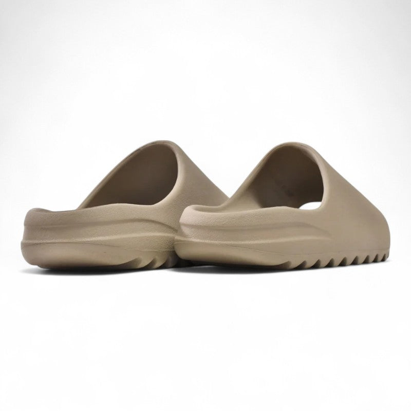 Yeezy Slide ‘Pure’ [First Release]